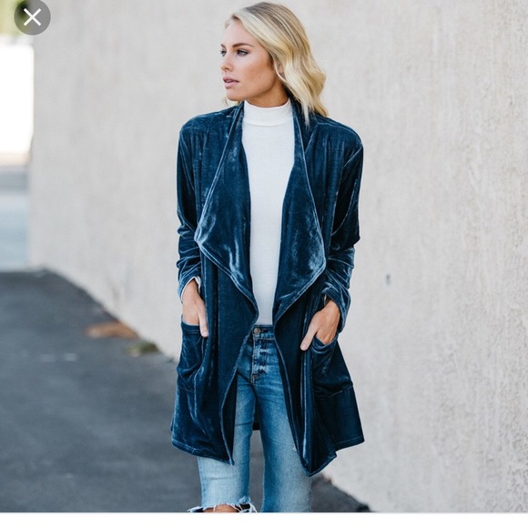 Amaryllis Tops - Amaryllis blue velvet draped cardigan XL